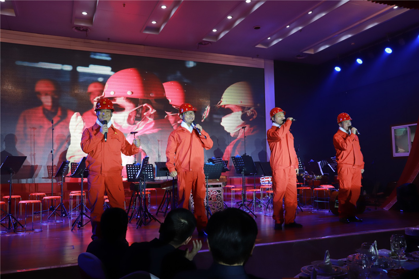 砥礪前行 再譜華章 淮鋼隆重召開建廠五十周年慶祝大會(huì)